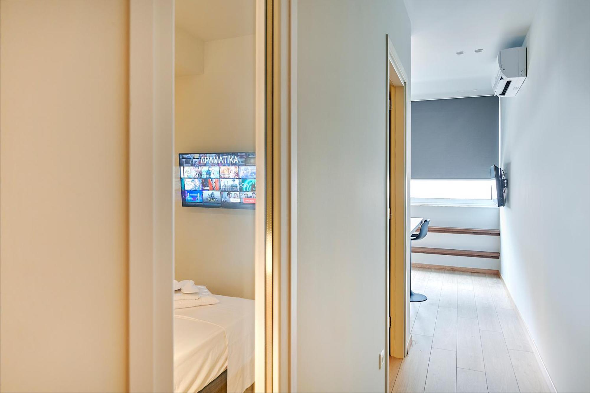 City-Center Apartment In Vibrant Monastiraki, Афіни Екстер'єр фото